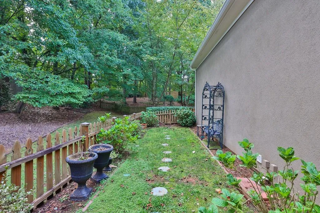 2180 Dunwoody Heritage Drive, Sandy Springs, Georgia 30350, 5 Bedrooms Bedrooms, ,3 BathroomsBathrooms,Residential,Sold,2180 Dunwoody Heritage Drive,7131026