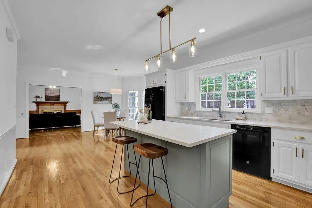 2180 Dunwoody Heritage Drive, Sandy Springs, Georgia 30350, 5 Bedrooms Bedrooms, ,3 BathroomsBathrooms,Residential,Sold,2180 Dunwoody Heritage Drive,7131026