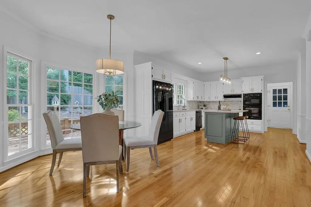 2180 Dunwoody Heritage Drive, Sandy Springs, Georgia 30350, 5 Bedrooms Bedrooms, ,3 BathroomsBathrooms,Residential,Sold,2180 Dunwoody Heritage Drive,7131026