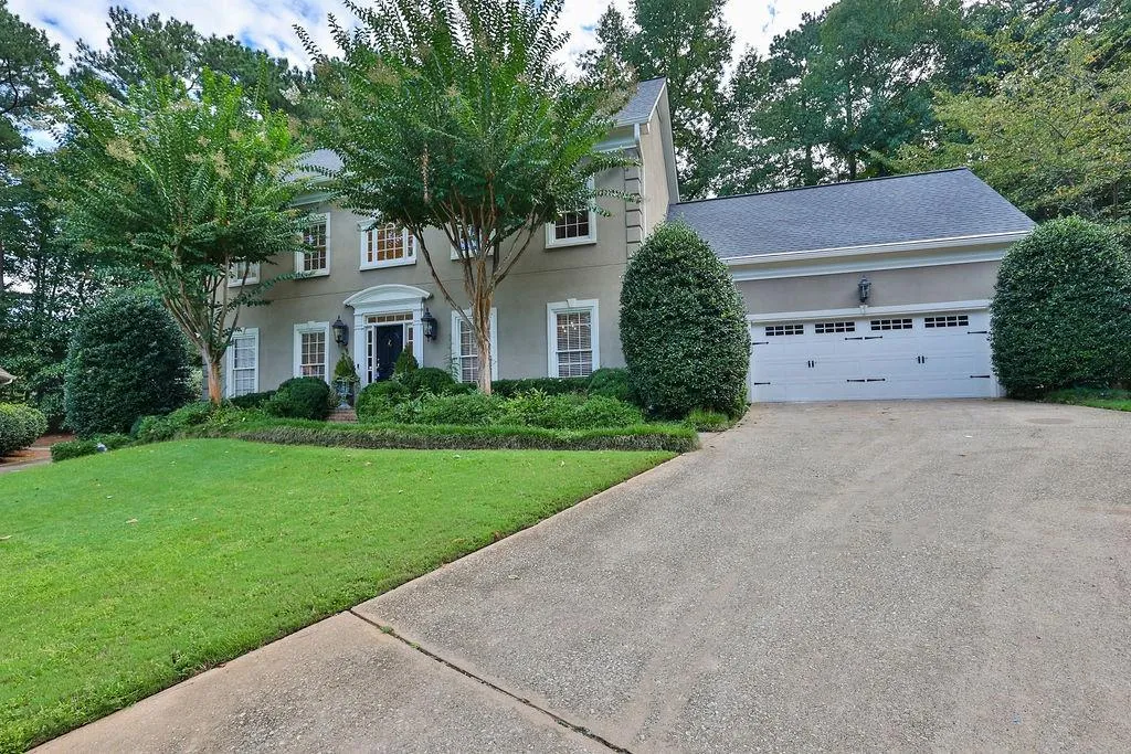 2180 Dunwoody Heritage Drive, Sandy Springs, Georgia 30350, 5 Bedrooms Bedrooms, ,3 BathroomsBathrooms,Residential,Sold,2180 Dunwoody Heritage Drive,7131026