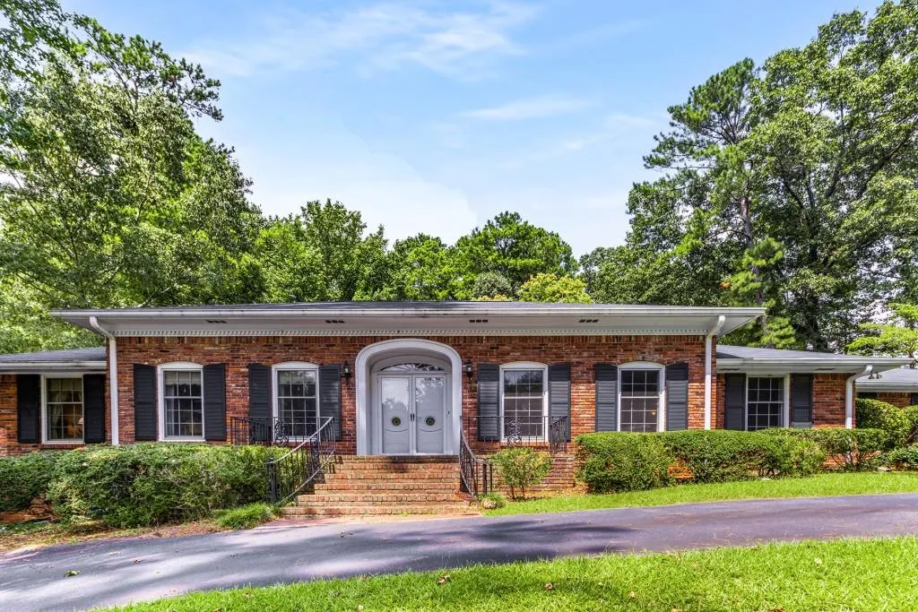 155 Forrest Lake Drive, Sandy Springs, Georgia 30327, 3 Bedrooms Bedrooms, ,2 BathroomsBathrooms,Residential,Sold,155 Forrest Lake Drive,7268317