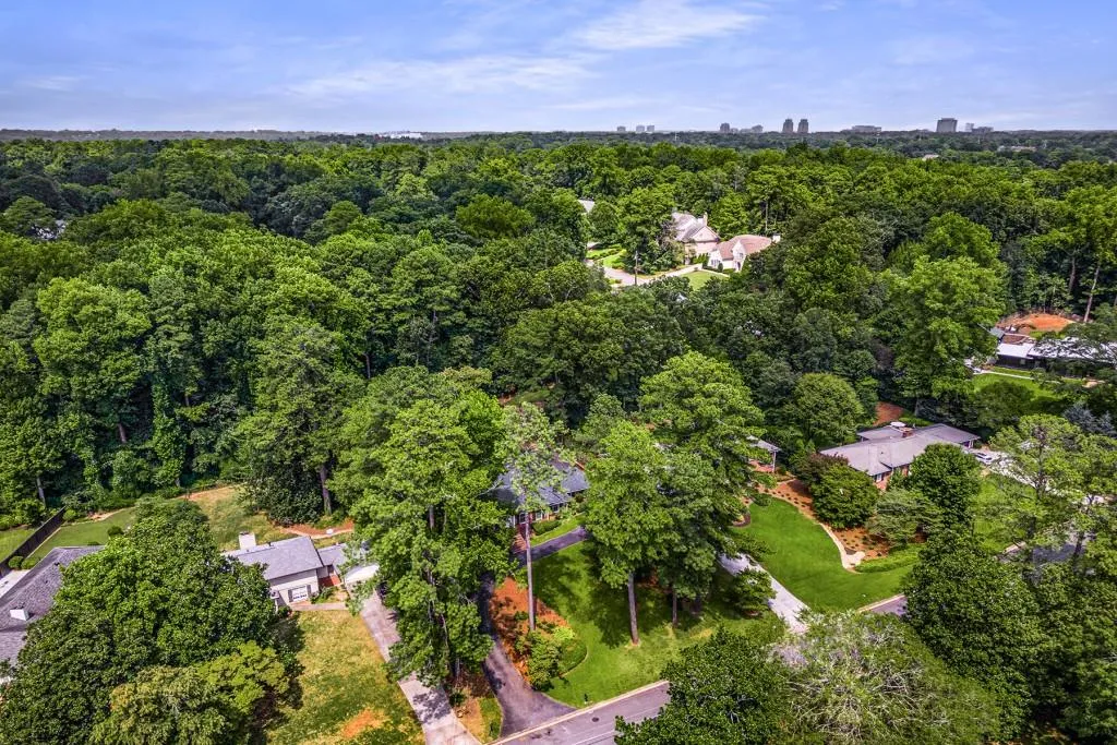 155 Forrest Lake Drive, Sandy Springs, Georgia 30327, 3 Bedrooms Bedrooms, ,2 BathroomsBathrooms,Residential,Sold,155 Forrest Lake Drive,7268317