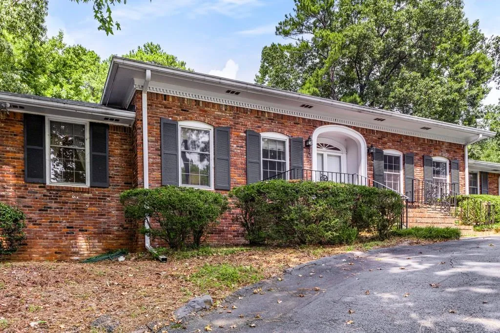 155 Forrest Lake Drive, Sandy Springs, Georgia 30327, 3 Bedrooms Bedrooms, ,2 BathroomsBathrooms,Residential,Sold,155 Forrest Lake Drive,7268317