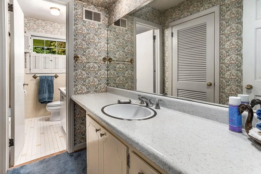 155 Forrest Lake Drive, Sandy Springs, Georgia 30327, 3 Bedrooms Bedrooms, ,2 BathroomsBathrooms,Residential,Sold,155 Forrest Lake Drive,7268317