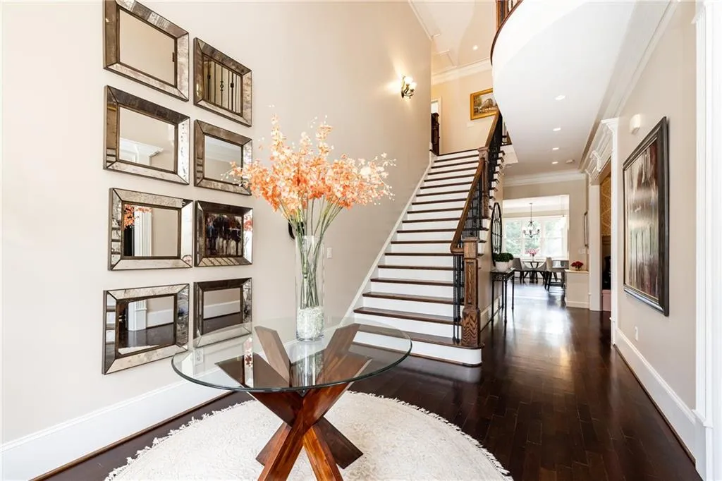 317 Windsor Parkway, Atlanta, Georgia 30342, 5 Bedrooms Bedrooms, ,5 BathroomsBathrooms,Residential,For Sale,317 Windsor Parkway,7742660