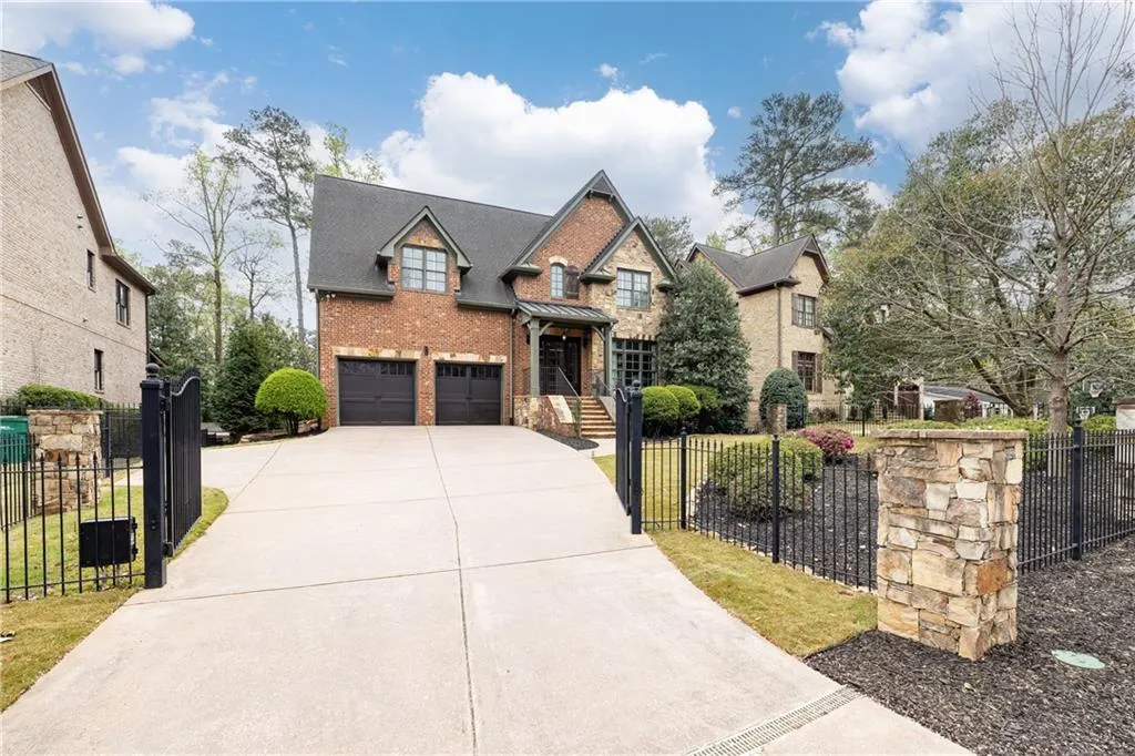 317 Windsor Parkway, Atlanta, Georgia 30342, 5 Bedrooms Bedrooms, ,5 BathroomsBathrooms,Residential,For Sale,317 Windsor Parkway,7742660