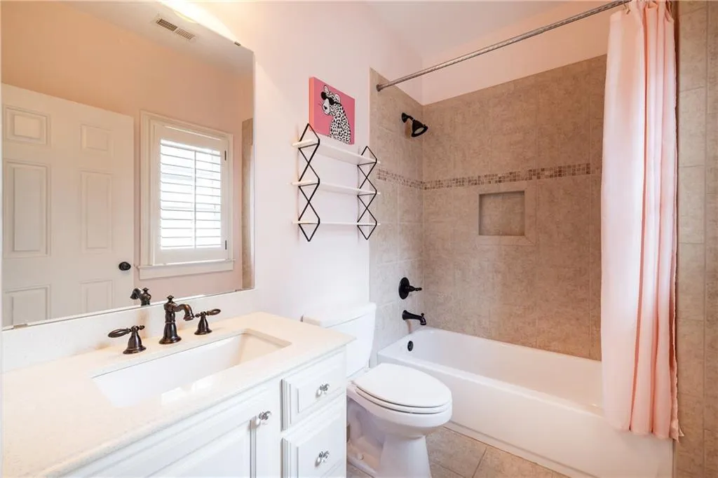 317 Windsor Parkway, Atlanta, Georgia 30342, 5 Bedrooms Bedrooms, ,5 BathroomsBathrooms,Residential,For Sale,317 Windsor Parkway,7742660