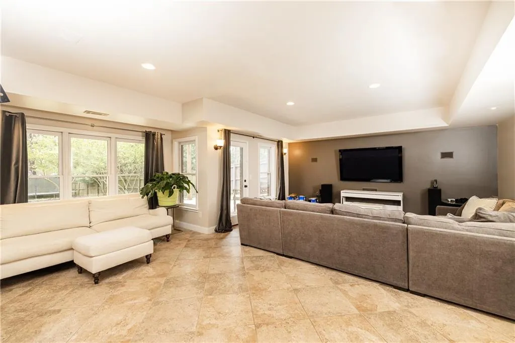 317 Windsor Parkway, Atlanta, Georgia 30342, 5 Bedrooms Bedrooms, ,5 BathroomsBathrooms,Residential,For Sale,317 Windsor Parkway,7742660