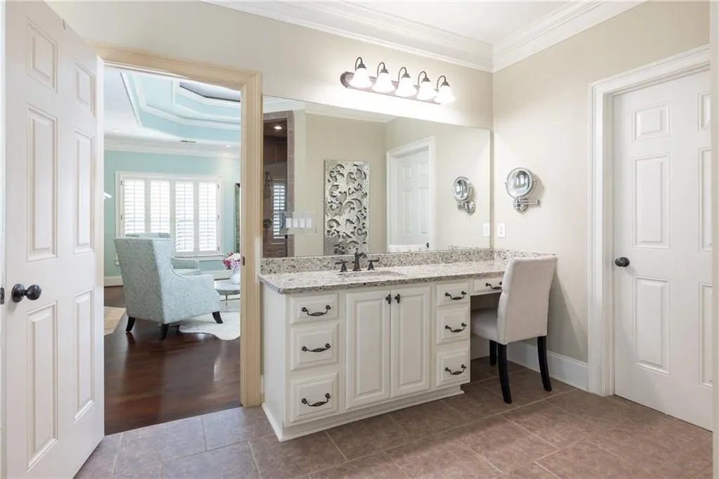 317 Windsor Parkway, Atlanta, Georgia 30342, 5 Bedrooms Bedrooms, ,5 BathroomsBathrooms,Residential,For Sale,317 Windsor Parkway,7742660