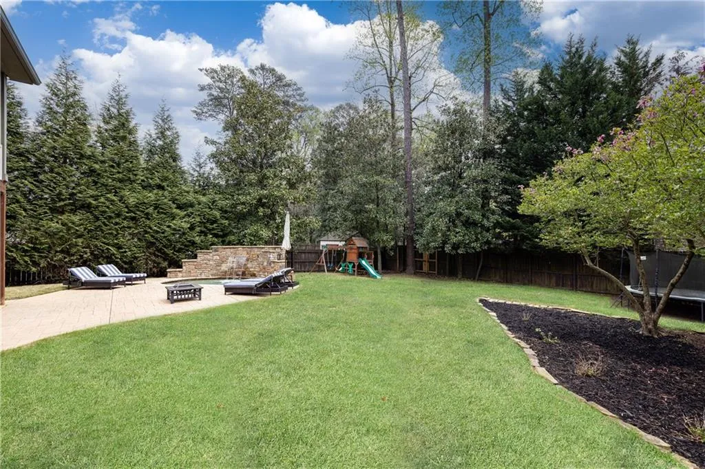 317 Windsor Parkway, Atlanta, Georgia 30342, 5 Bedrooms Bedrooms, ,5 BathroomsBathrooms,Residential,For Sale,317 Windsor Parkway,7742660