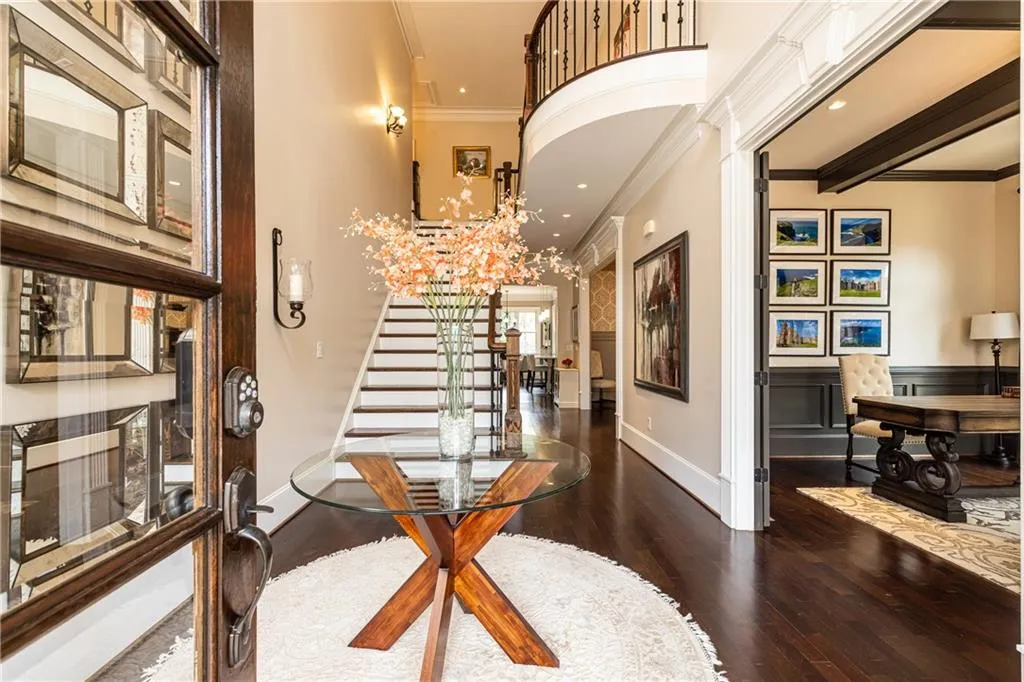 317 Windsor Parkway, Atlanta, Georgia 30342, 5 Bedrooms Bedrooms, ,5 BathroomsBathrooms,Residential,For Sale,317 Windsor Parkway,7742660