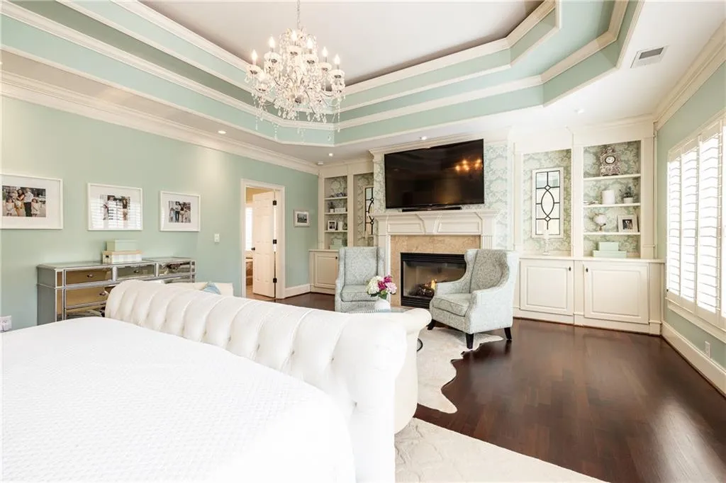 317 Windsor Parkway, Atlanta, Georgia 30342, 5 Bedrooms Bedrooms, ,5 BathroomsBathrooms,Residential,For Sale,317 Windsor Parkway,7742660