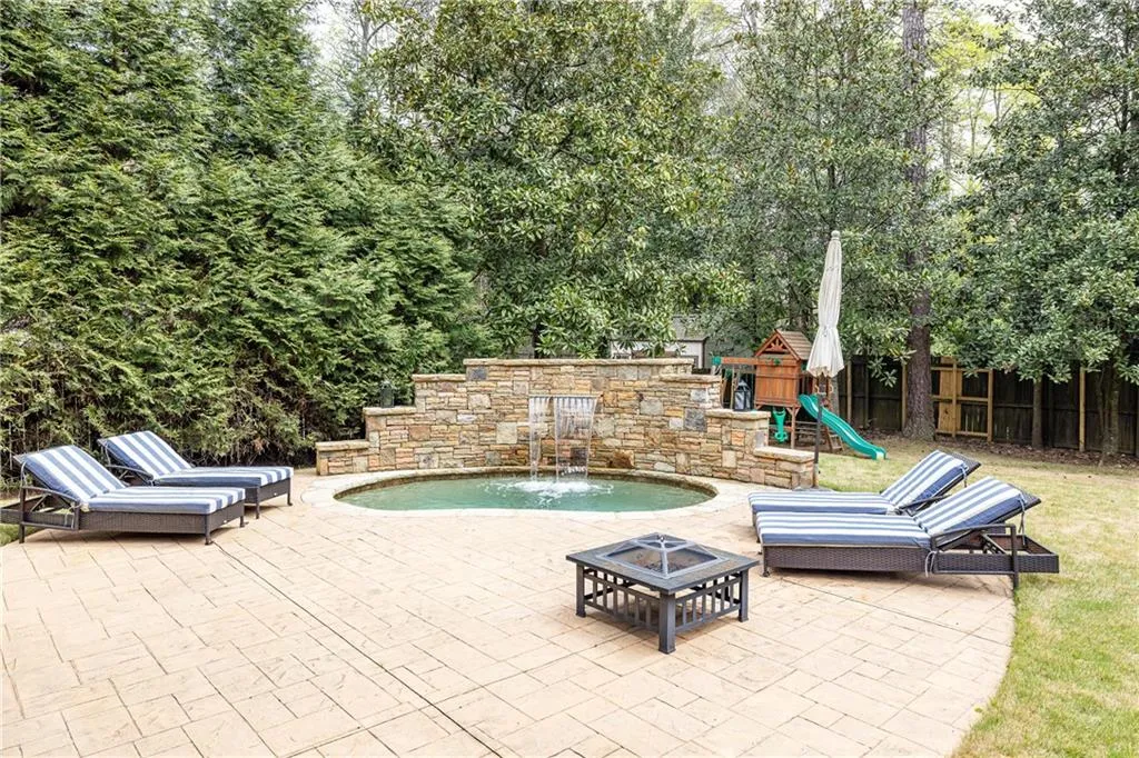 317 Windsor Parkway, Atlanta, Georgia 30342, 5 Bedrooms Bedrooms, ,5 BathroomsBathrooms,Residential,For Sale,317 Windsor Parkway,7742660