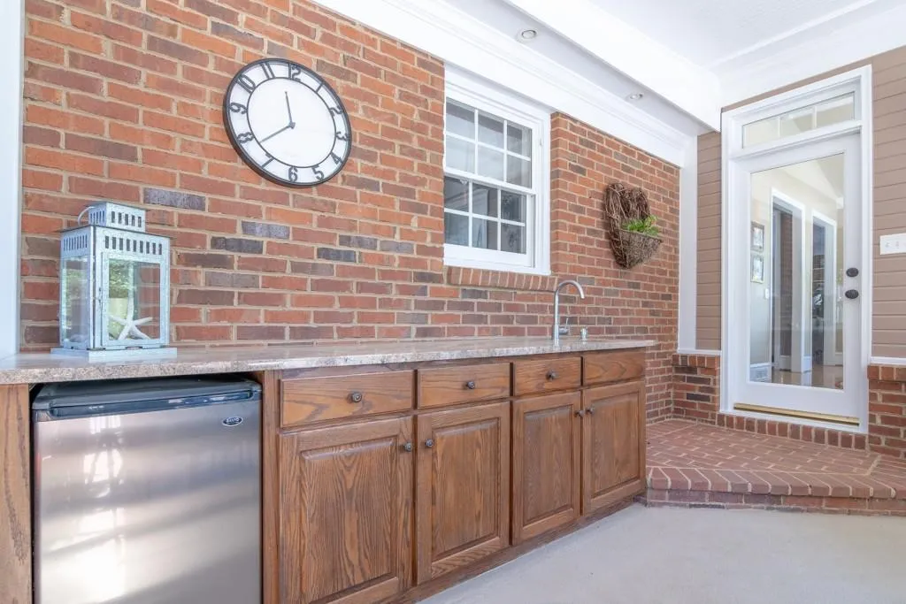 620 Saddleview Court, Sandy Springs, Georgia 30350, 5 Bedrooms Bedrooms, ,4 BathroomsBathrooms,Residential,Sold,620 Saddleview Court,6546284