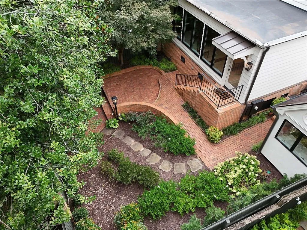 2774 Andrews Drive Nw Unit #7, Atlanta, Georgia 30305, 3 Bedrooms Bedrooms, ,3 BathroomsBathrooms,Residential,For Sale,2774 Andrews Drive Nw Unit #7,7638448