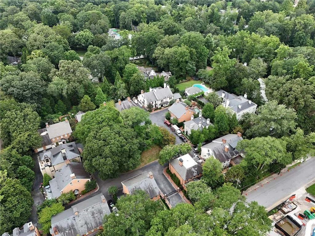 2774 Andrews Drive Nw Unit #7, Atlanta, Georgia 30305, 3 Bedrooms Bedrooms, ,3 BathroomsBathrooms,Residential,For Sale,2774 Andrews Drive Nw Unit #7,7638448