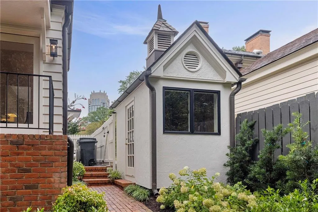 2774 Andrews Drive Nw Unit #7, Atlanta, Georgia 30305, 3 Bedrooms Bedrooms, ,3 BathroomsBathrooms,Residential,For Sale,2774 Andrews Drive Nw Unit #7,7638448