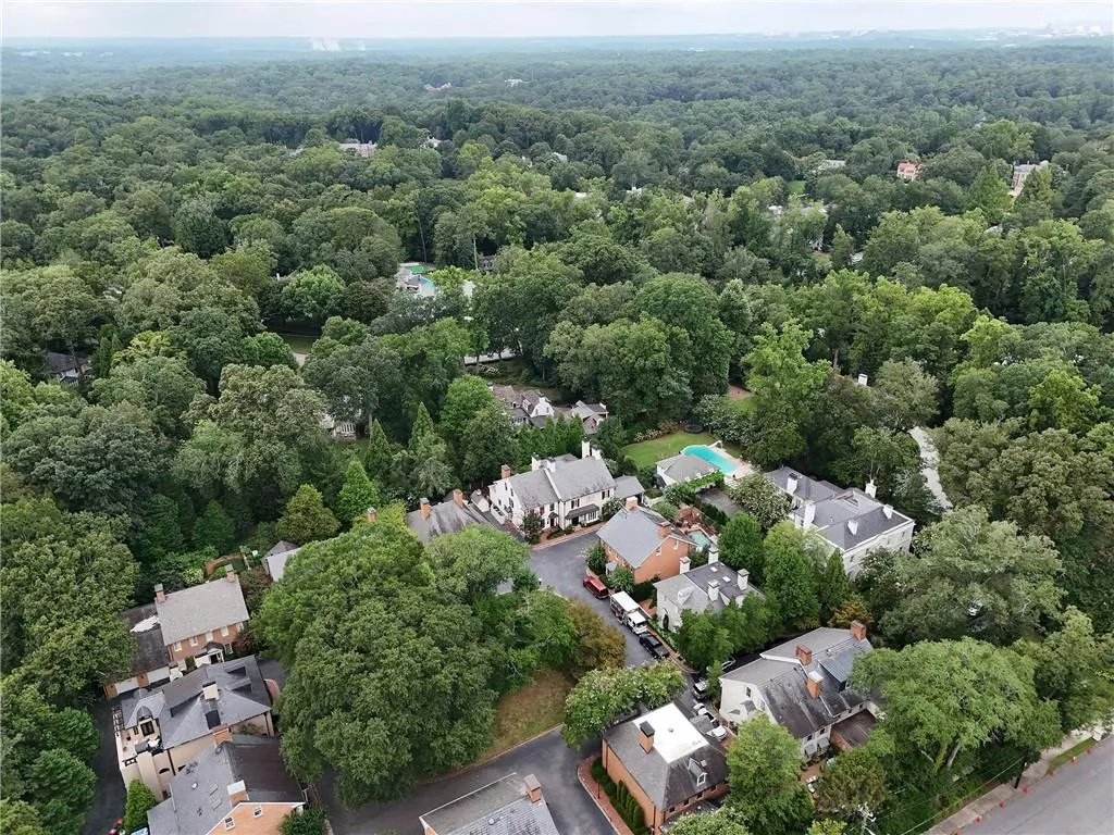 2774 Andrews Drive Nw Unit #7, Atlanta, Georgia 30305, 3 Bedrooms Bedrooms, ,3 BathroomsBathrooms,Residential,For Sale,2774 Andrews Drive Nw Unit #7,7638448