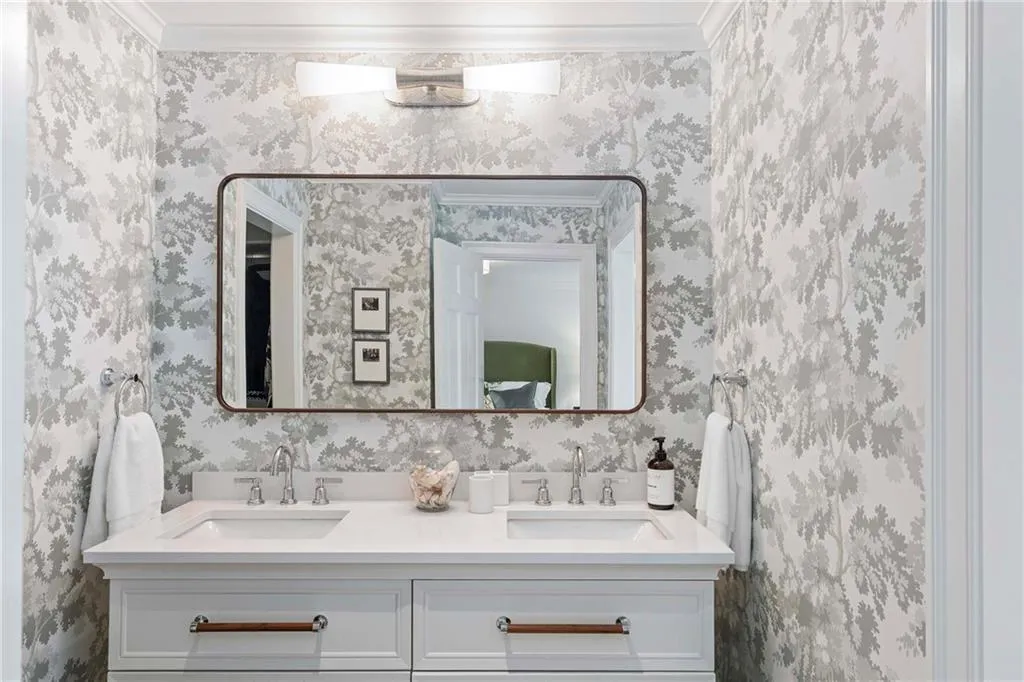 2774 Andrews Drive Nw Unit #7, Atlanta, Georgia 30305, 3 Bedrooms Bedrooms, ,3 BathroomsBathrooms,Residential,For Sale,2774 Andrews Drive Nw Unit #7,7638448
