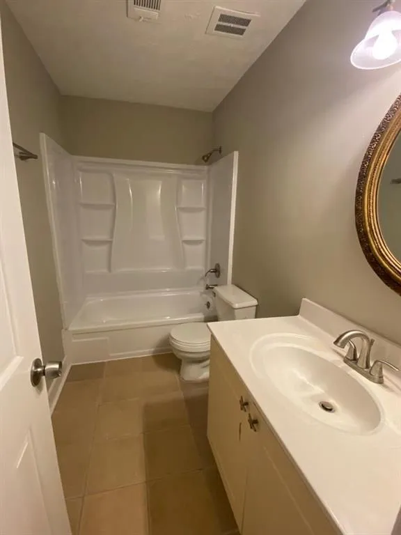 290 Winding River Drive Unit H, Atlanta, Georgia 30350, 3 Bedrooms Bedrooms, ,2 BathroomsBathrooms,Residential,Sold,290 Winding River Drive Unit H,7175174