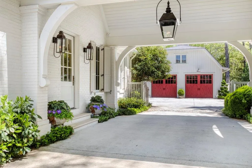 Porte-chere with oversized detached garage