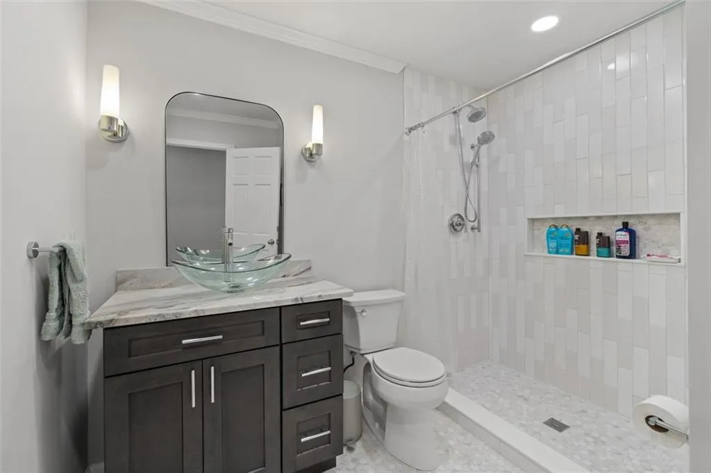 4725 Brinkley Lane, Atlanta, Georgia 30342, 3 Bedrooms Bedrooms, ,3 BathroomsBathrooms,Residential,Sold,4725 Brinkley Lane,7373124