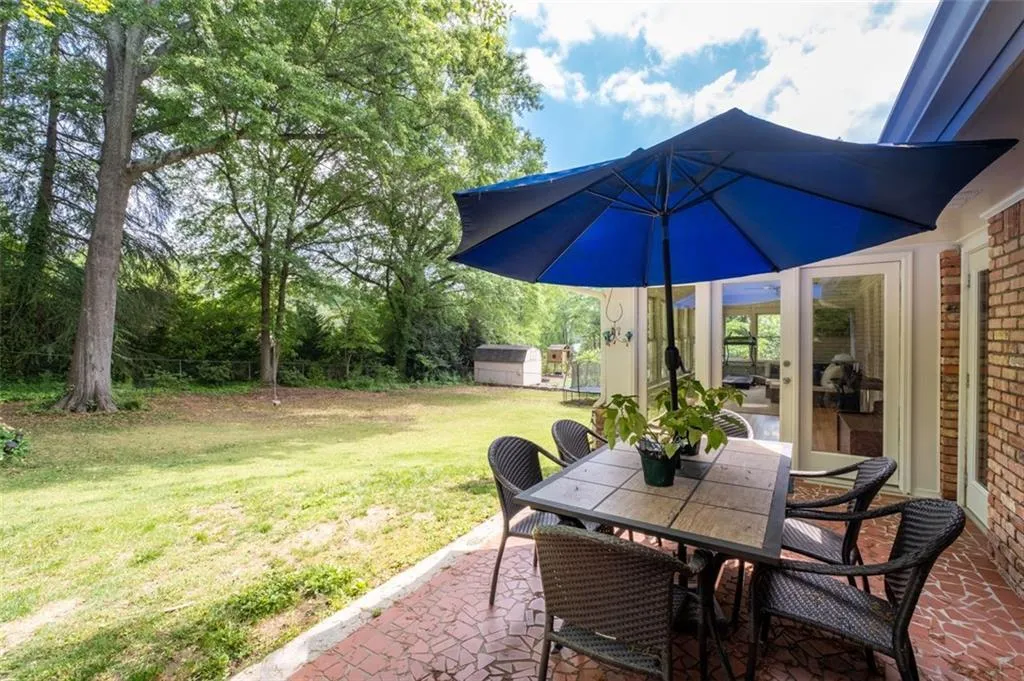 4725 Brinkley Lane, Atlanta, Georgia 30342, 3 Bedrooms Bedrooms, ,3 BathroomsBathrooms,Residential,Sold,4725 Brinkley Lane,7373124