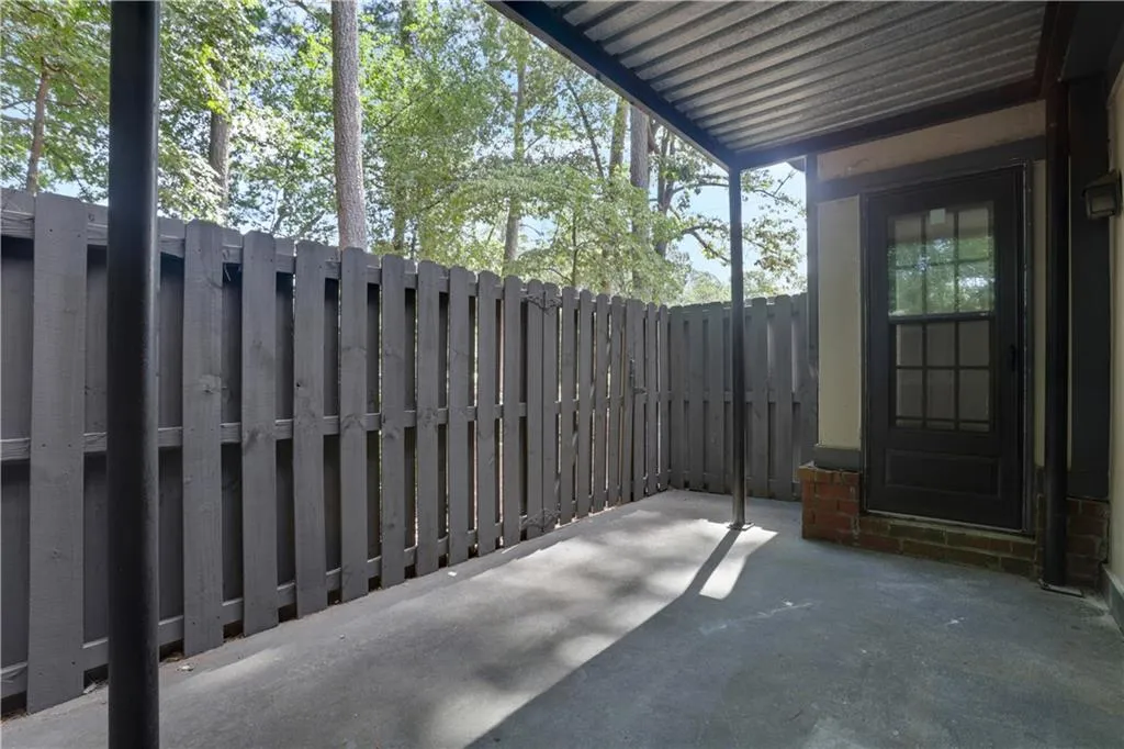 6851 Roswell Road Unit C6, Sandy Springs, Georgia 30328, 3 Bedrooms Bedrooms, ,2 BathroomsBathrooms,Residential,Sold,6851 Roswell Road Unit C6,7419741