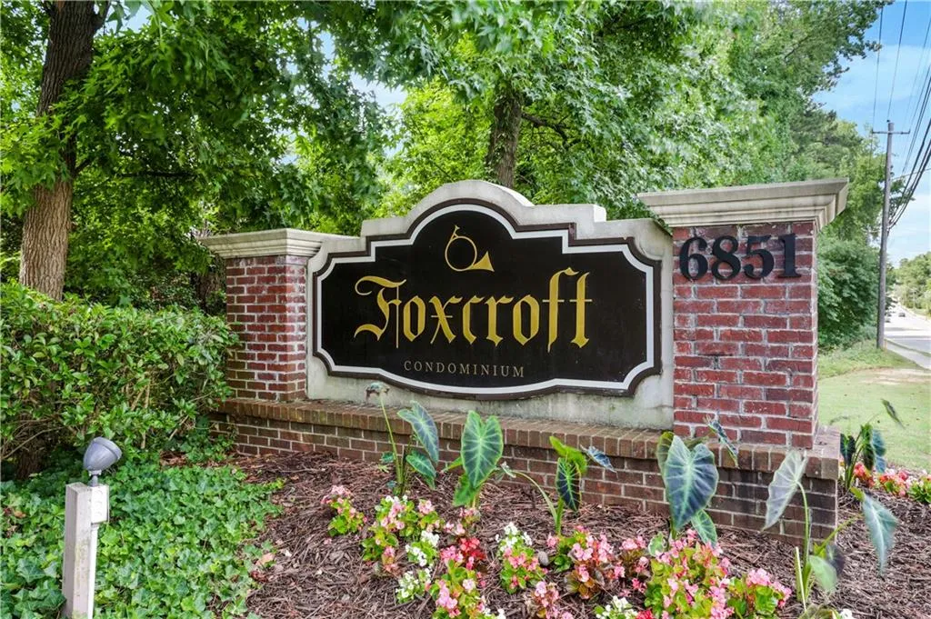 6851 Roswell Road Unit C6, Sandy Springs, Georgia 30328, 3 Bedrooms Bedrooms, ,2 BathroomsBathrooms,Residential,Sold,6851 Roswell Road Unit C6,7419741
