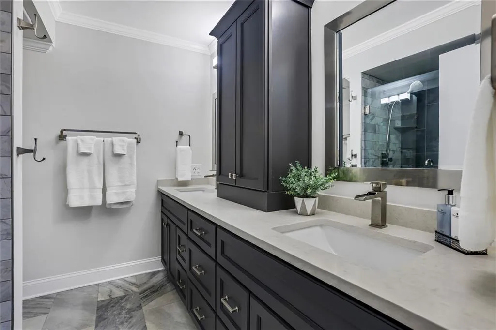 6851 Roswell Road Unit C6, Sandy Springs, Georgia 30328, 3 Bedrooms Bedrooms, ,2 BathroomsBathrooms,Residential,Sold,6851 Roswell Road Unit C6,7419741