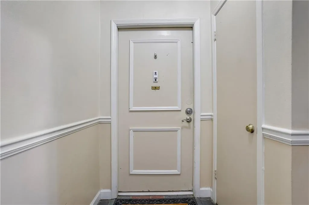 6851 Roswell Road Unit C6, Sandy Springs, Georgia 30328, 3 Bedrooms Bedrooms, ,2 BathroomsBathrooms,Residential,Sold,6851 Roswell Road Unit C6,7419741