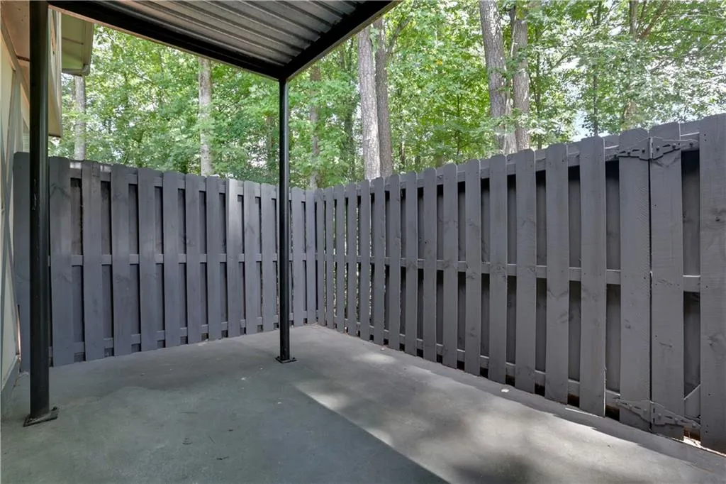 6851 Roswell Road Unit C6, Sandy Springs, Georgia 30328, 3 Bedrooms Bedrooms, ,2 BathroomsBathrooms,Residential,Sold,6851 Roswell Road Unit C6,7419741