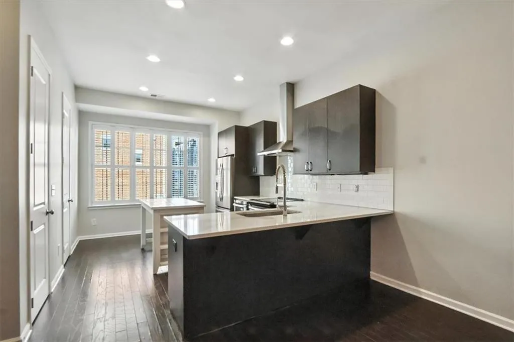 615 Broadview Place Ne, Atlanta, Georgia 30324, 2 Bedrooms Bedrooms, ,2 BathroomsBathrooms,Residential,For Sale,615 Broadview Place Ne,7590597