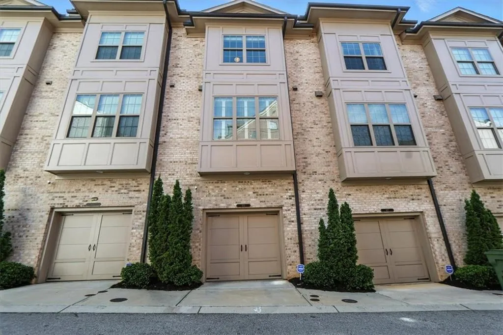 615 Broadview Place Ne, Atlanta, Georgia 30324, 2 Bedrooms Bedrooms, ,2 BathroomsBathrooms,Residential,For Sale,615 Broadview Place Ne,7590597
