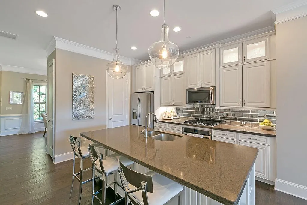 401 Alderwood Street, Atlanta, Georgia 30328, 3 Bedrooms Bedrooms, ,3 BathroomsBathrooms,Residential,Sold,401 Alderwood Street,6790401