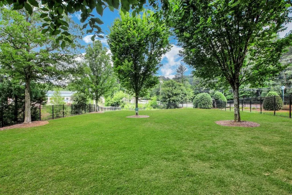 401 Alderwood Street, Atlanta, Georgia 30328, 3 Bedrooms Bedrooms, ,3 BathroomsBathrooms,Residential,Sold,401 Alderwood Street,6790401