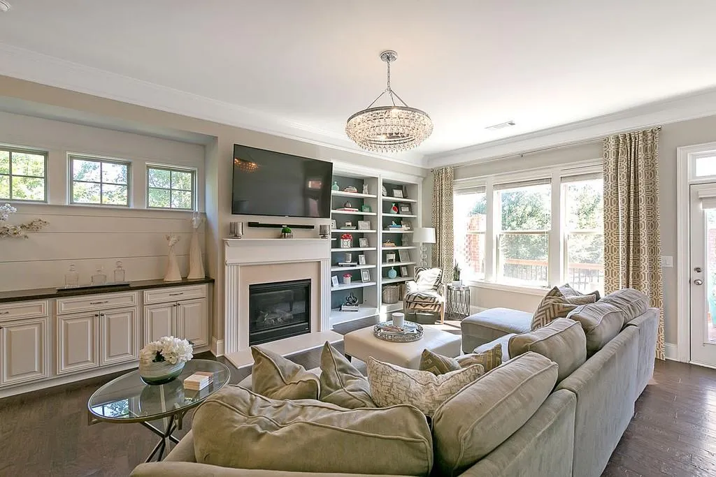 401 Alderwood Street, Atlanta, Georgia 30328, 3 Bedrooms Bedrooms, ,3 BathroomsBathrooms,Residential,Sold,401 Alderwood Street,6790401