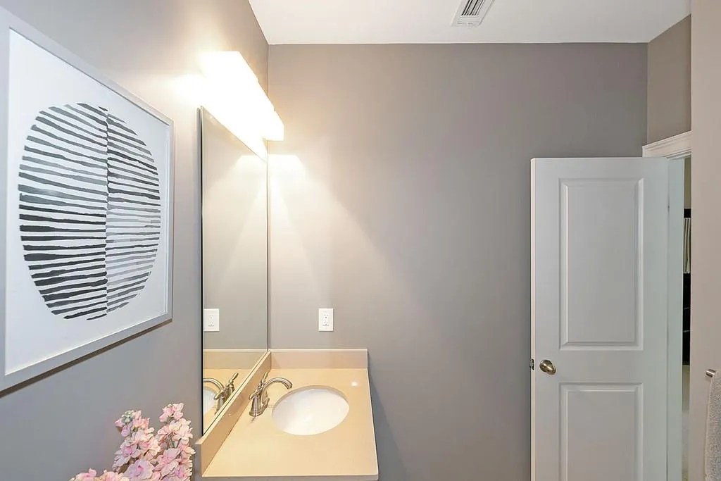 401 Alderwood Street, Atlanta, Georgia 30328, 3 Bedrooms Bedrooms, ,3 BathroomsBathrooms,Residential,Sold,401 Alderwood Street,6790401