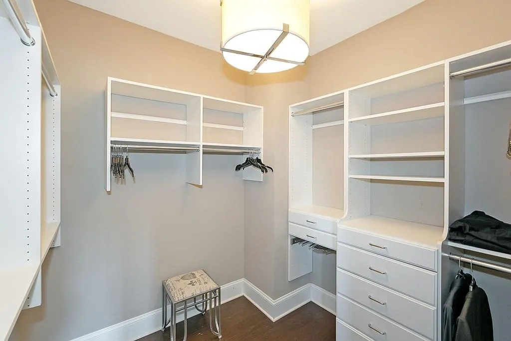 401 Alderwood Street, Atlanta, Georgia 30328, 3 Bedrooms Bedrooms, ,3 BathroomsBathrooms,Residential,Sold,401 Alderwood Street,6790401