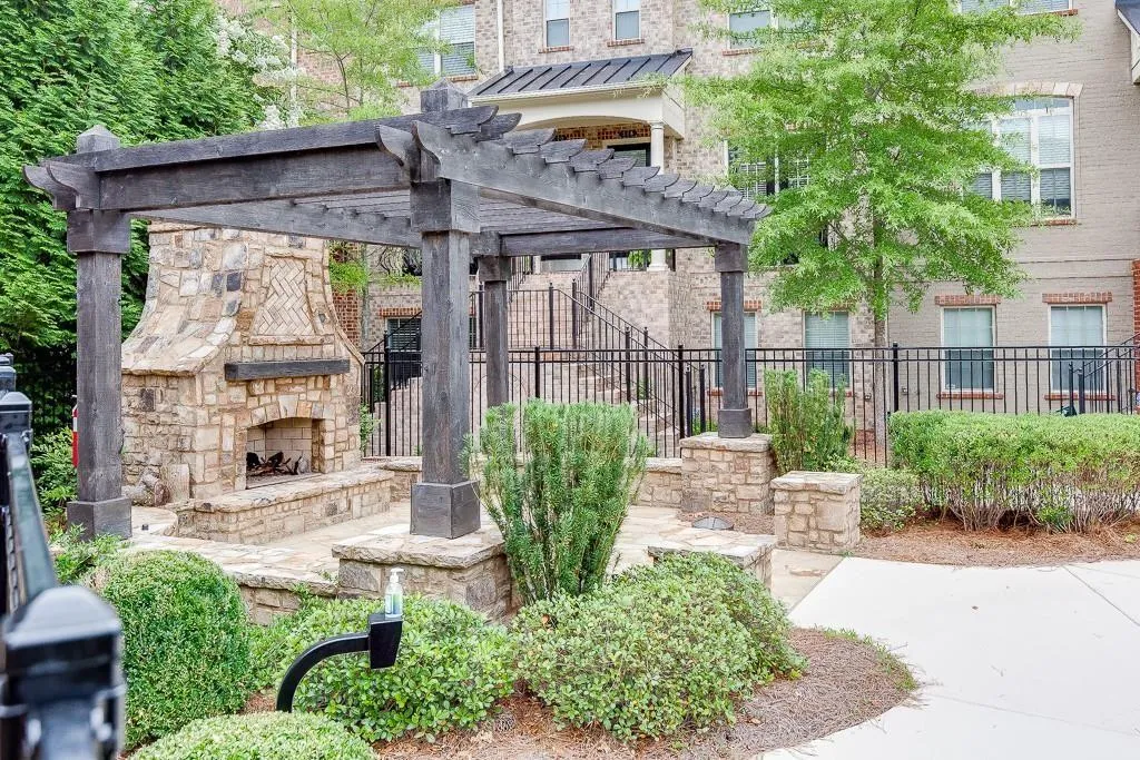 401 Alderwood Street, Atlanta, Georgia 30328, 3 Bedrooms Bedrooms, ,3 BathroomsBathrooms,Residential,Sold,401 Alderwood Street,6790401