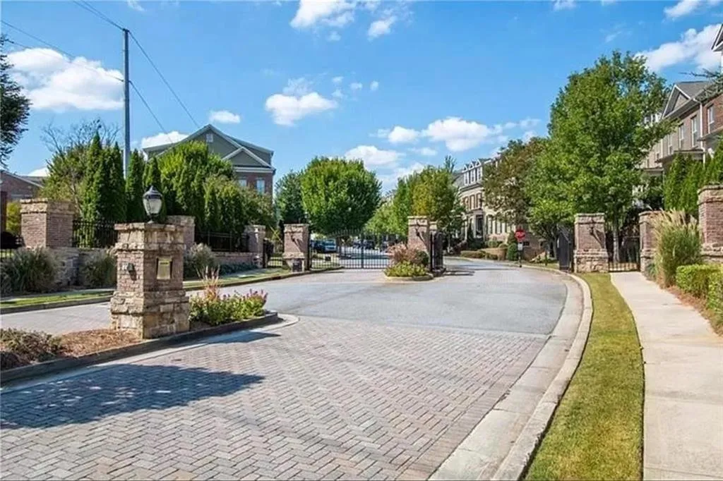 401 Alderwood Street, Atlanta, Georgia 30328, 3 Bedrooms Bedrooms, ,3 BathroomsBathrooms,Residential,Sold,401 Alderwood Street,6790401