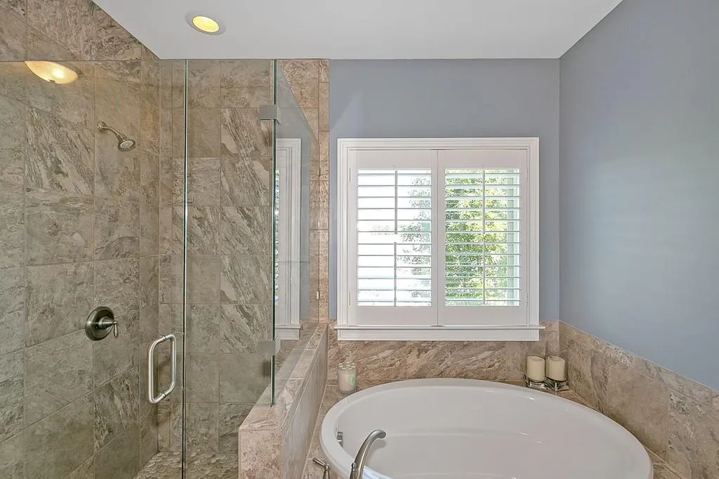 401 Alderwood Street, Atlanta, Georgia 30328, 3 Bedrooms Bedrooms, ,3 BathroomsBathrooms,Residential,Sold,401 Alderwood Street,6790401