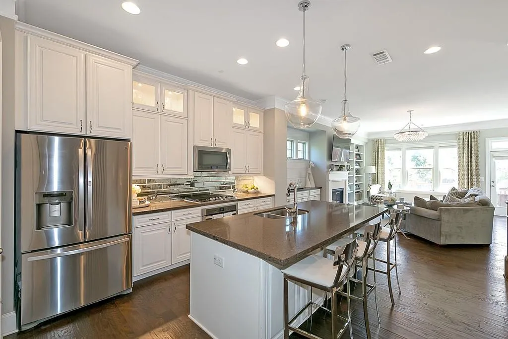 401 Alderwood Street, Atlanta, Georgia 30328, 3 Bedrooms Bedrooms, ,3 BathroomsBathrooms,Residential,Sold,401 Alderwood Street,6790401