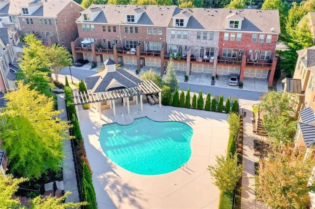 401 Alderwood Street, Atlanta, Georgia 30328, 3 Bedrooms Bedrooms, ,3 BathroomsBathrooms,Residential,Sold,401 Alderwood Street,6790401