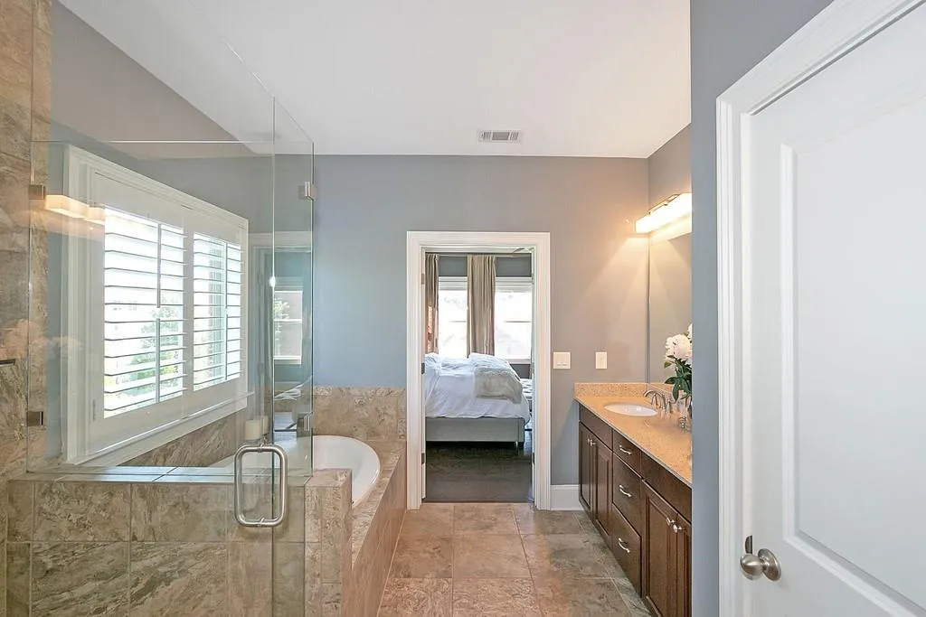 401 Alderwood Street, Atlanta, Georgia 30328, 3 Bedrooms Bedrooms, ,3 BathroomsBathrooms,Residential,Sold,401 Alderwood Street,6790401