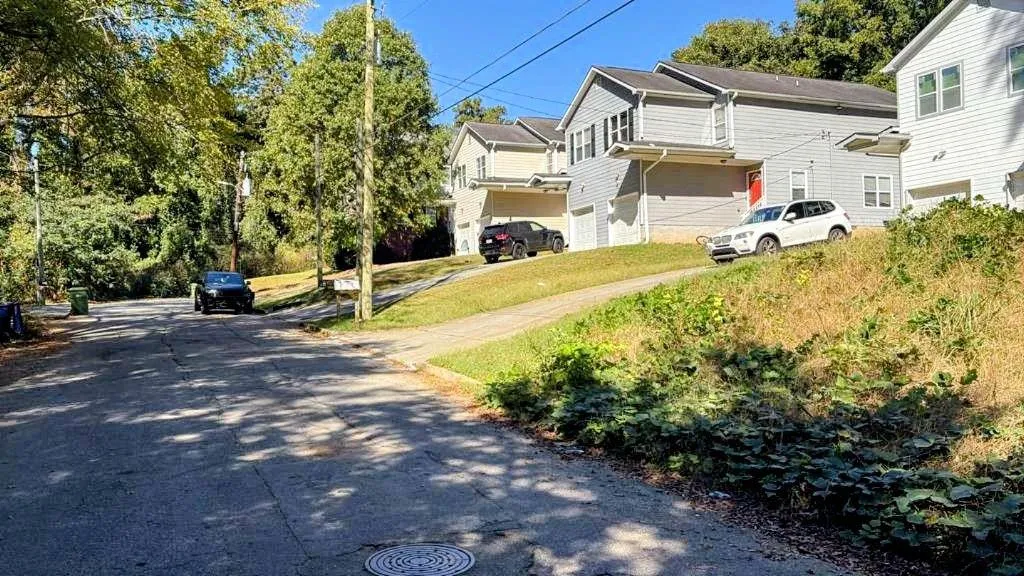 2015 Lois Place Nw, Atlanta, Georgia 30318, ,Land,For Sale,2015 Lois Place Nw,7667027