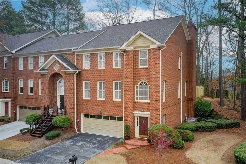 Welcome to Unit #7 on a fabulous corner lot