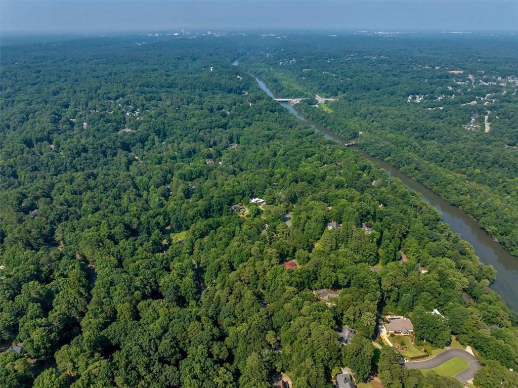 165 River Court Parkway, Sandy Springs, Georgia 30328, 3 Bedrooms Bedrooms, ,3 BathroomsBathrooms,Residential,Sold,165 River Court Parkway,7241812