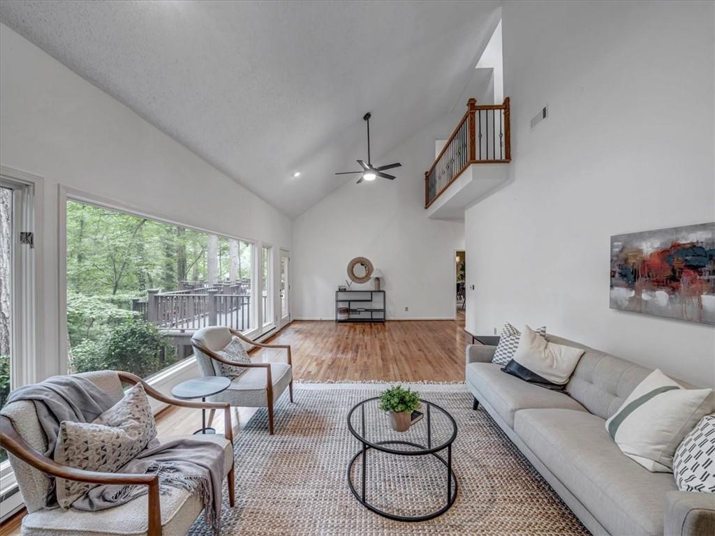 165 River Court Parkway, Sandy Springs, Georgia 30328, 3 Bedrooms Bedrooms, ,3 BathroomsBathrooms,Residential,Sold,165 River Court Parkway,7241812