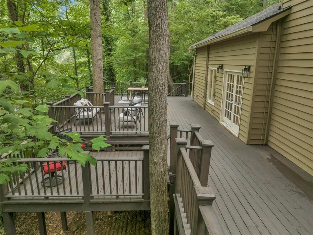 165 River Court Parkway, Sandy Springs, Georgia 30328, 3 Bedrooms Bedrooms, ,3 BathroomsBathrooms,Residential,Sold,165 River Court Parkway,7241812